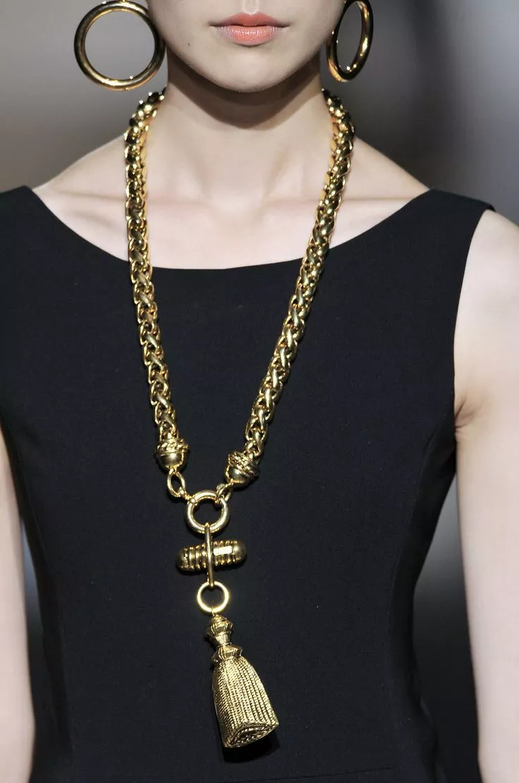 accesorii aurii masive