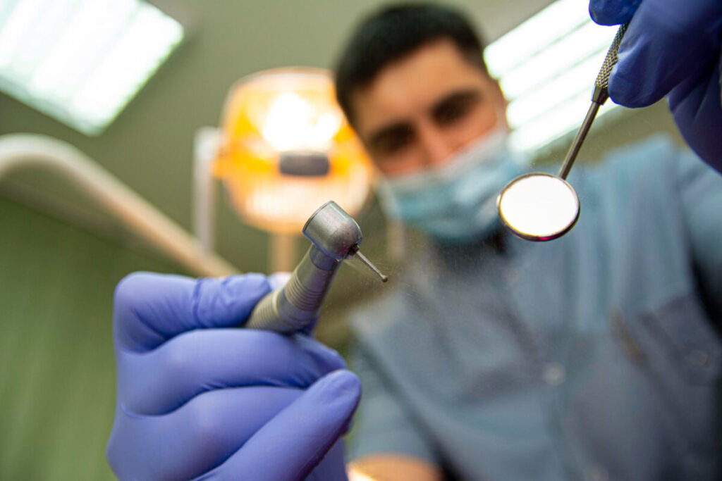 Care sunt costurile tratamentului pentru boala parodontală
