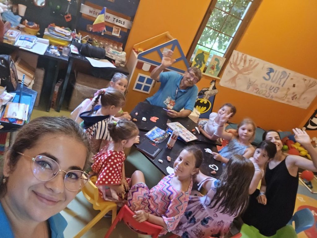 Ce propune SuriClub preadolescenților de 10–12 ani ca să nu se plictisească?