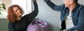 Cum poate ajuta terapia tinerii adulți să se adapteze la viața profesională